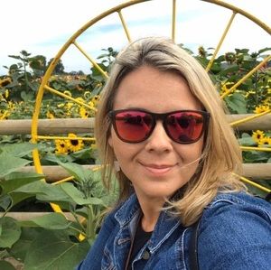 Meet your Posher, Gabriela